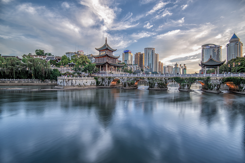 貴陽市委常委會和貴安新區黨工委召開擴大會議 傳達學習貫徹習近平總書記在黨的十九屆五中全會上的重要講話和全會精神