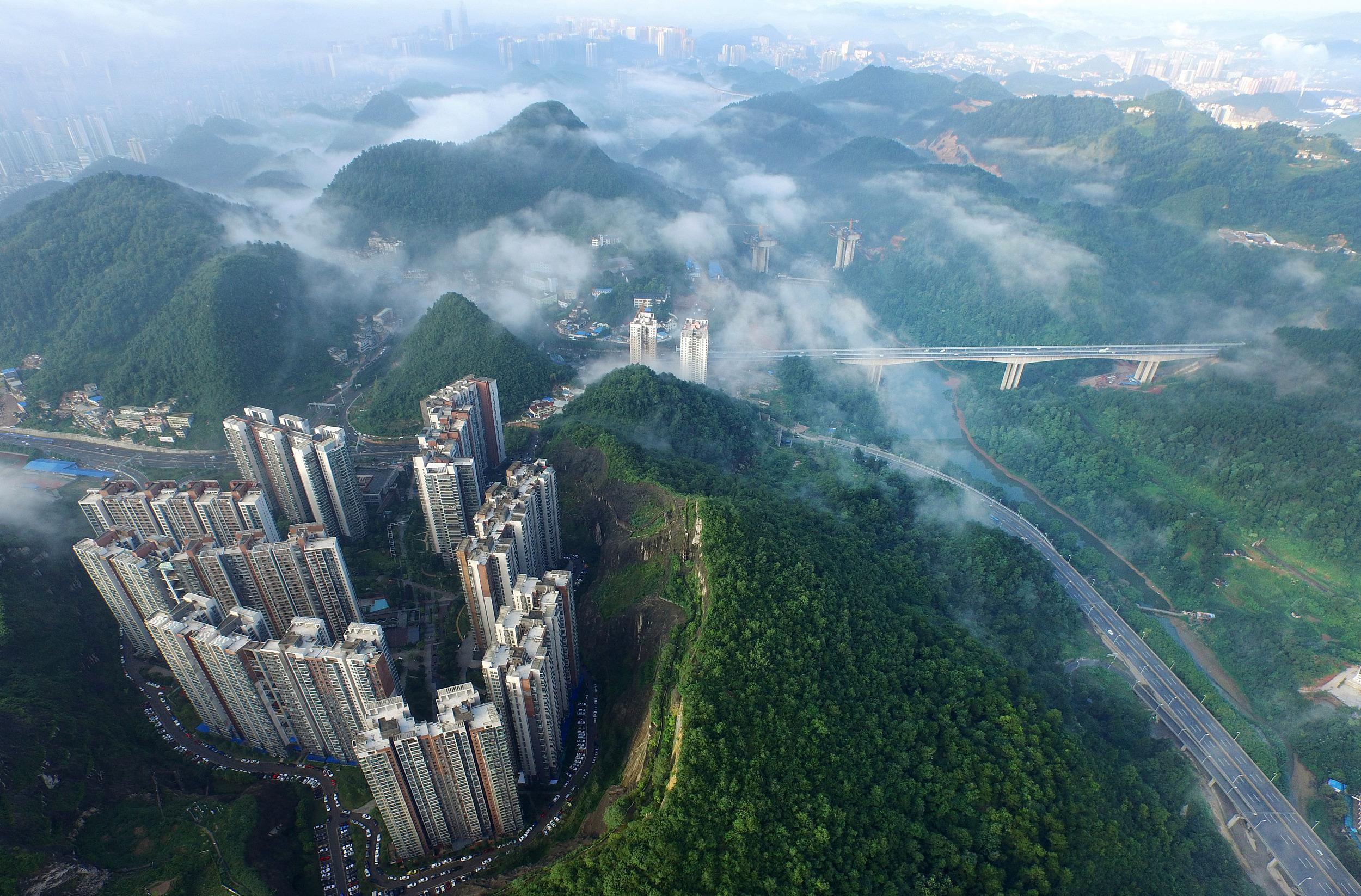 省紀委省監委傳達學習省委十二屆八次全會精神