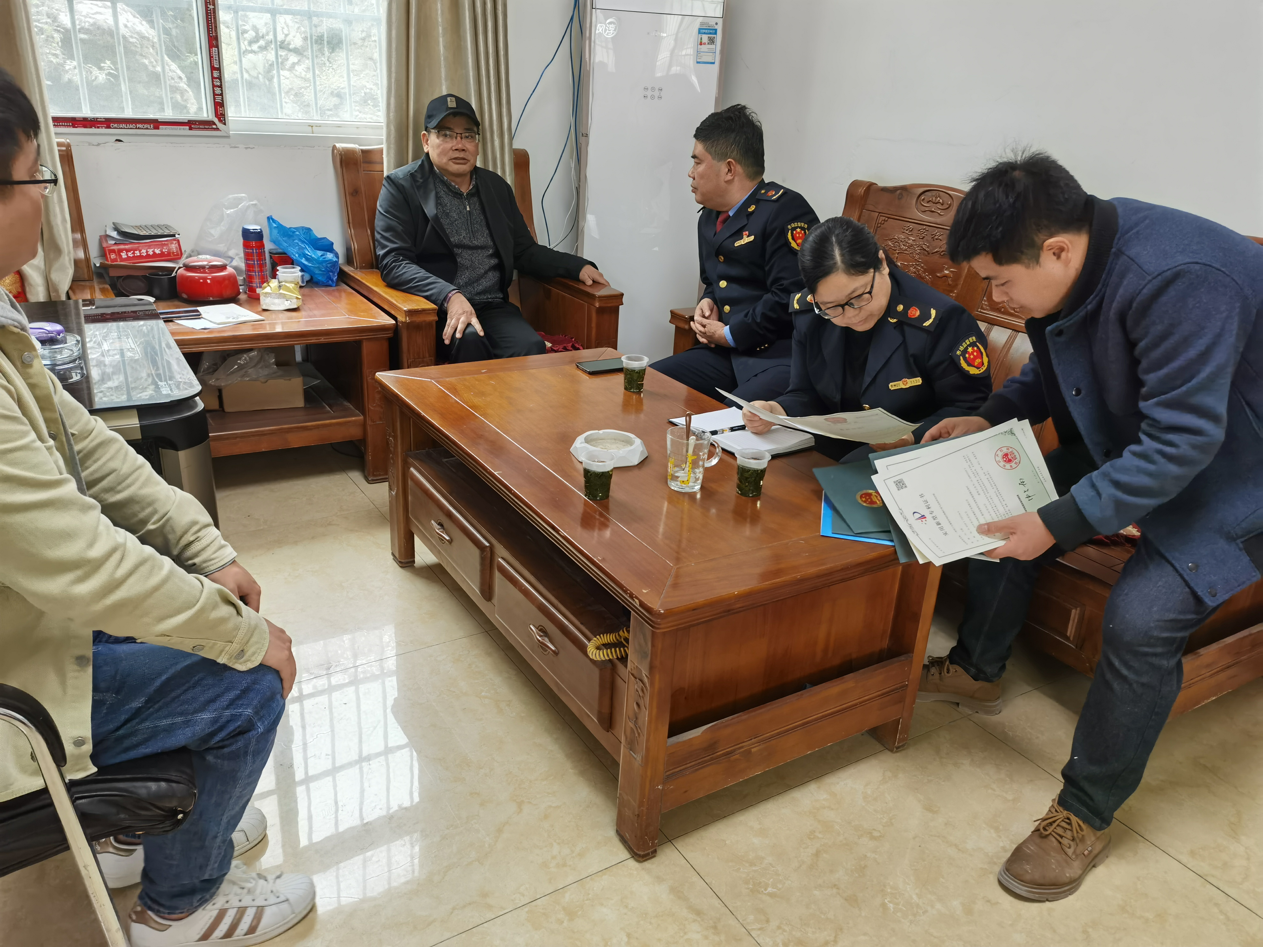 息烽縣市場監管局深入企業助力磷石膏企業高質量發展