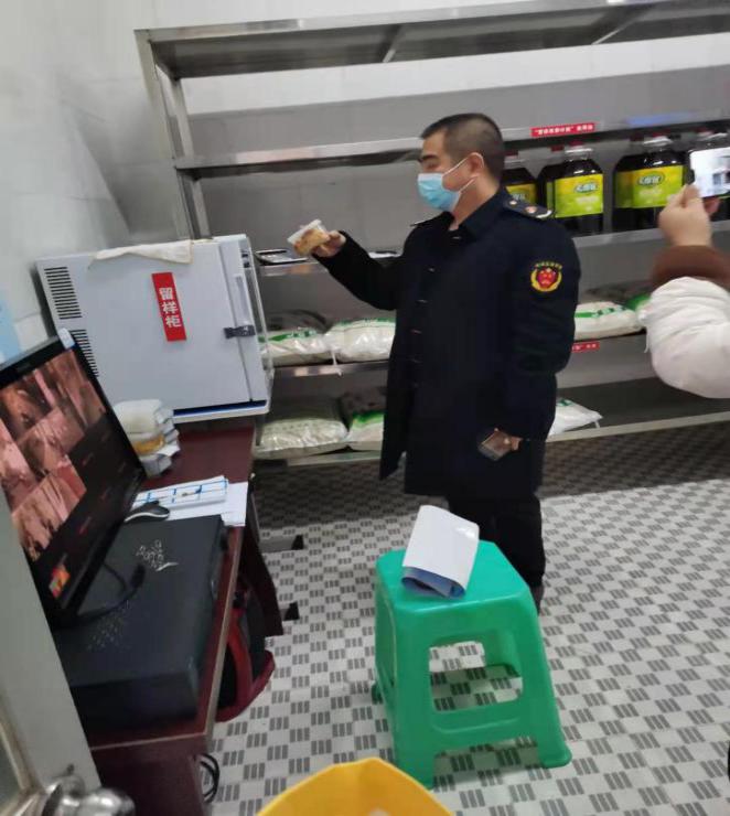 息烽縣市場監管局：開展集中整治　築牢校園食安防線