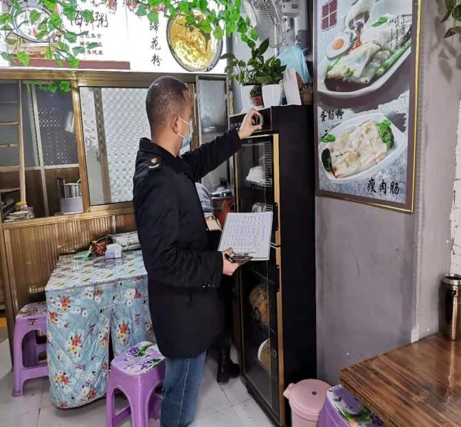 息烽縣市場監管局開展餐飲具清洗消毒專項檢查