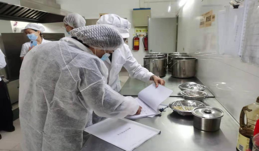 烏當區市場監督管理局開展“隨機查餐廳”活動