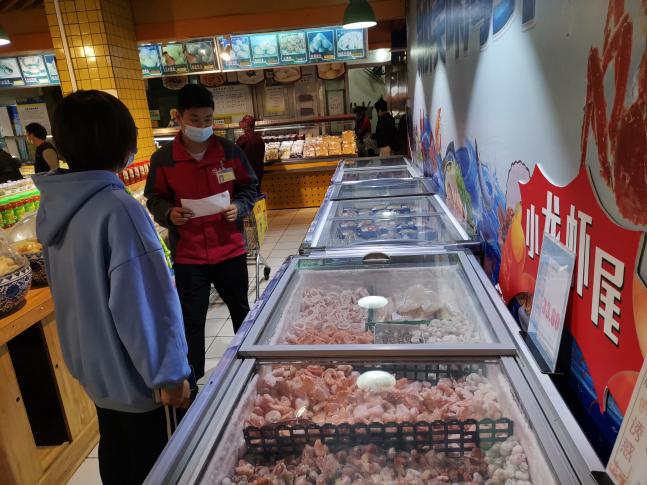 花溪區市場監管局對轄區重點市場開展雙隨機檢查