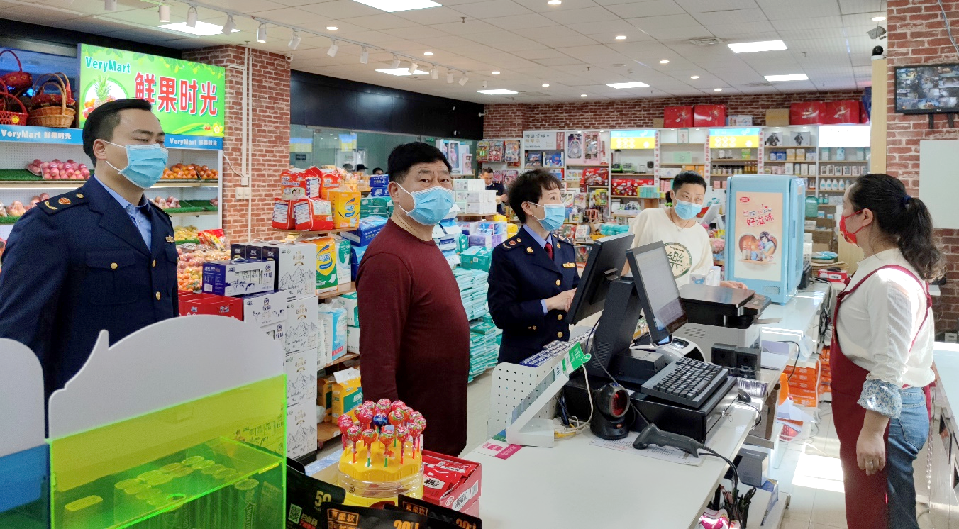 貴陽市市場監督管理局雙龍分局開展特種設備和食品安全排查整治行動