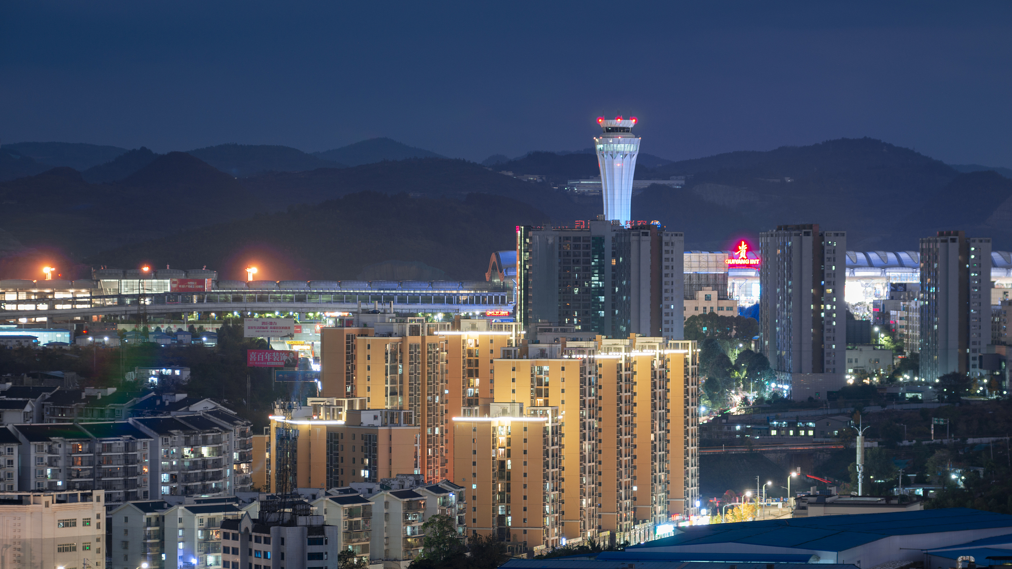 經濟區兩家企業作出“線下無理由退貨”“放心消費無假貨”承諾