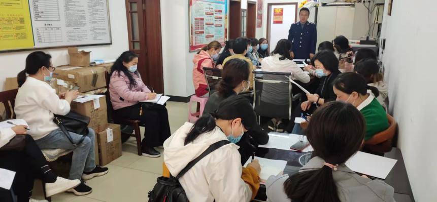 雲岩區市場監督管理局開展春季校園食品安全約談會