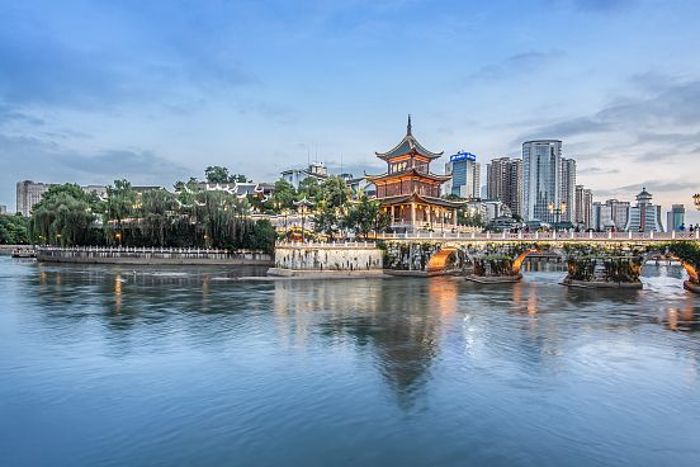 首批“貴陽貴安民營經濟人士理想信念教育基地”獲授牌