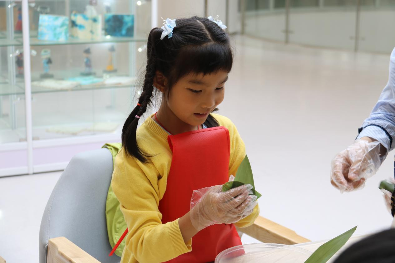 貴陽市少兒圖書館舉辦“粽葉飄香 粽子濃情”活動