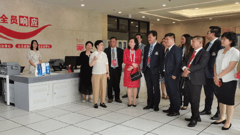 泰國貴陽華僑聯合會、泰國總商會考察團赴貴安綜保區考察