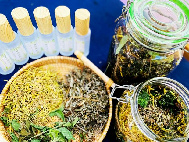 貴陽市少兒圖書館線下活動預告丨自製防蚊水、親子閱讀《猜猜我有多愛你》