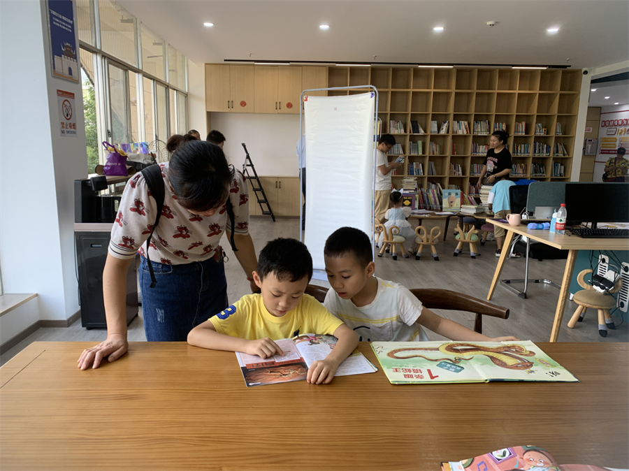 貴陽市少年兒童圖書館開展“閱讀悅成長 文化進社區”係列活動