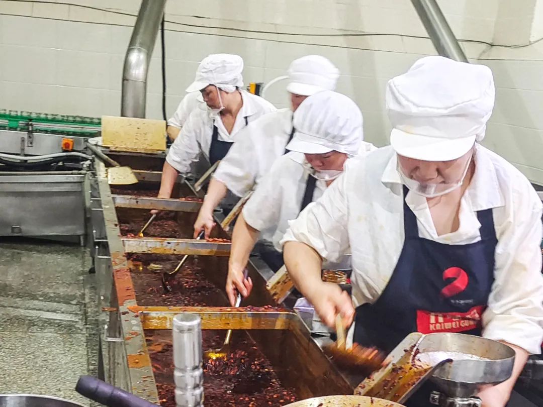 喜迎中秋、國慶黃金周！雲岩區“鄉下妹”車間積極備貨忙