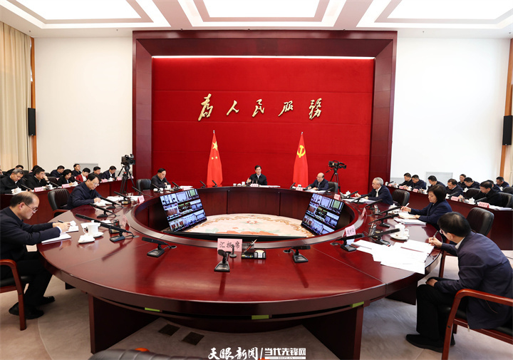 李炳軍主持召開省政府黨組（擴大）會議