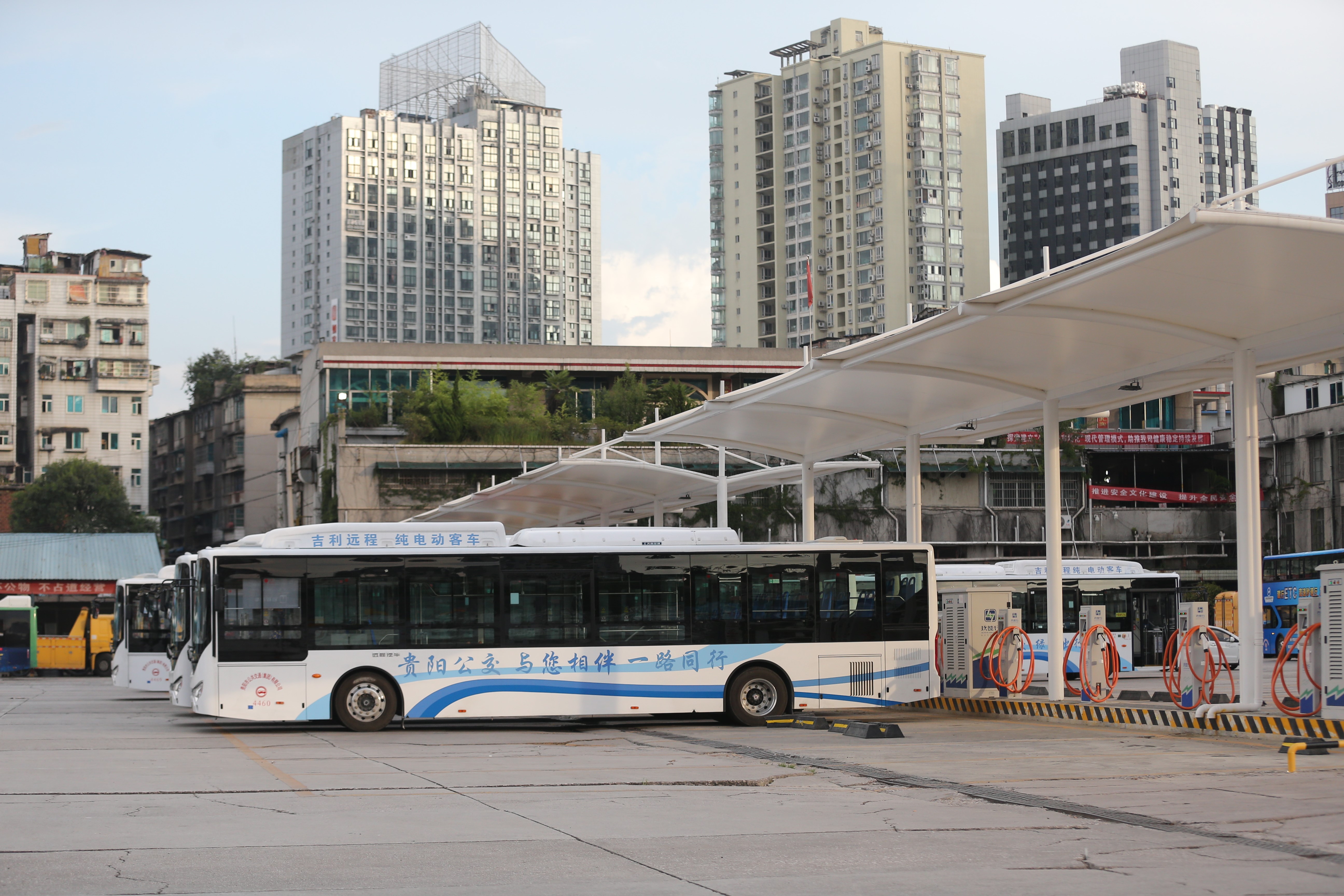 7月31日 公交充電樁正式使用