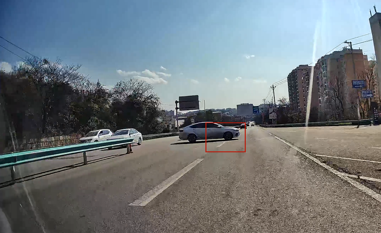 市民拍攝到的強行掉頭車輛