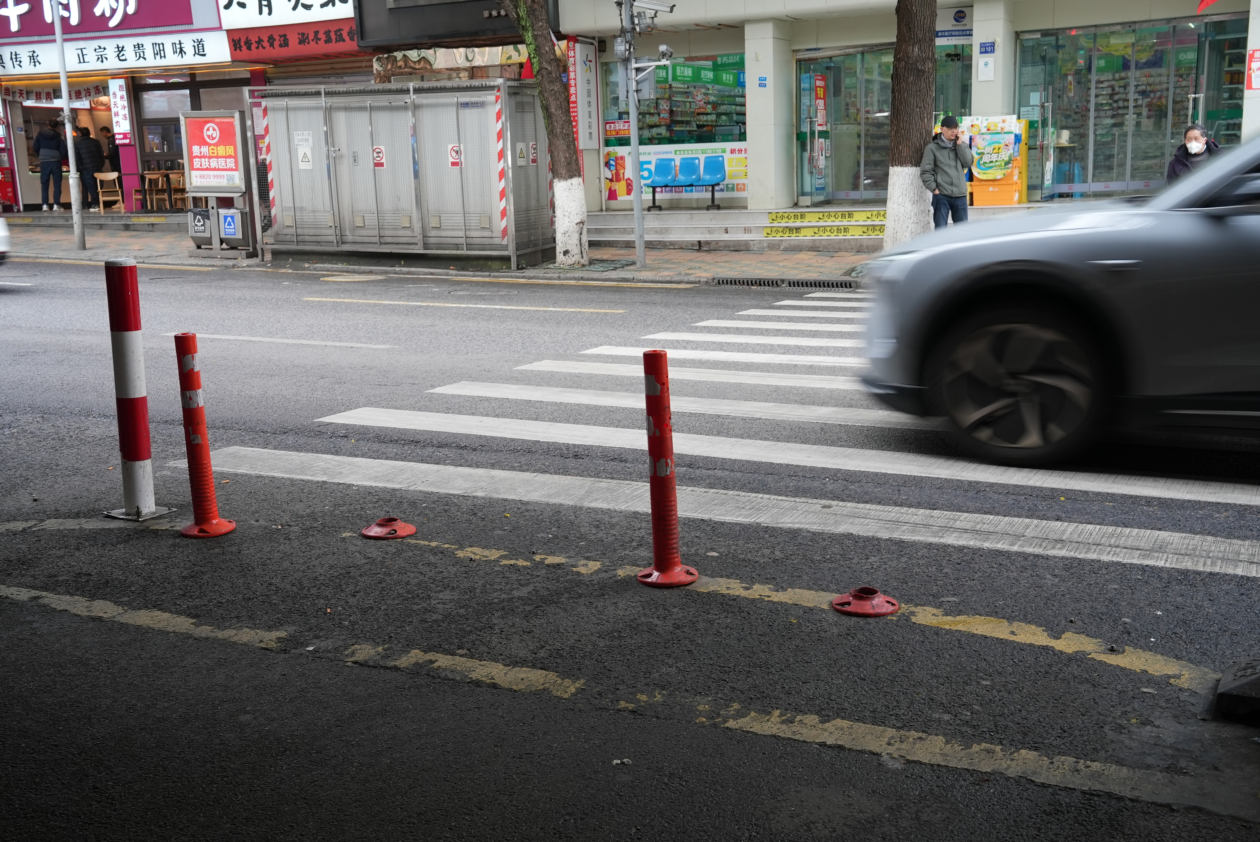 缺失的反光立柱